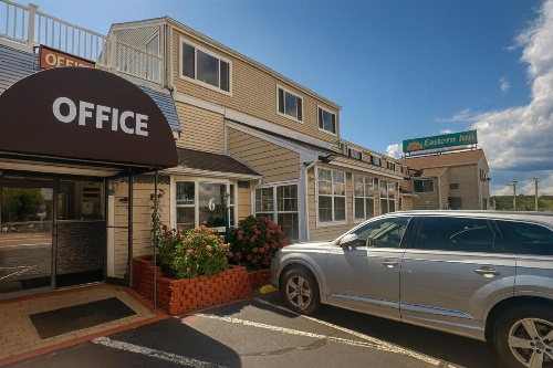 Eastern Inn image 11